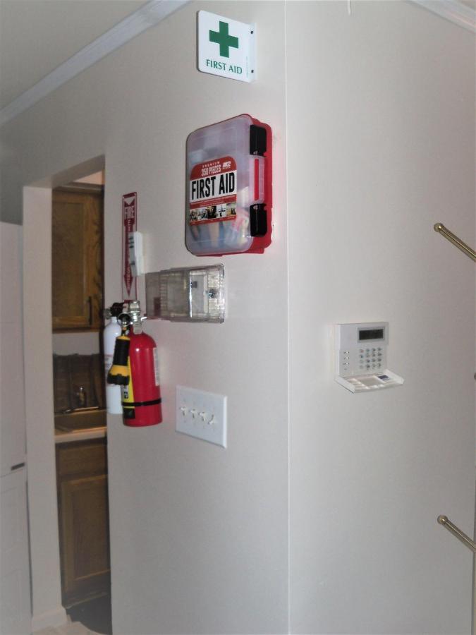 Two Bedrooms Manage And Supervise By Host Endless Features Amenities Dishwasher Washer Dryer Wifi Internet Services By Verizon Fios 960 Upload 960 Download Bi Monthly Free Housekeeping Services Huge 10000 Square Footage Apartamento