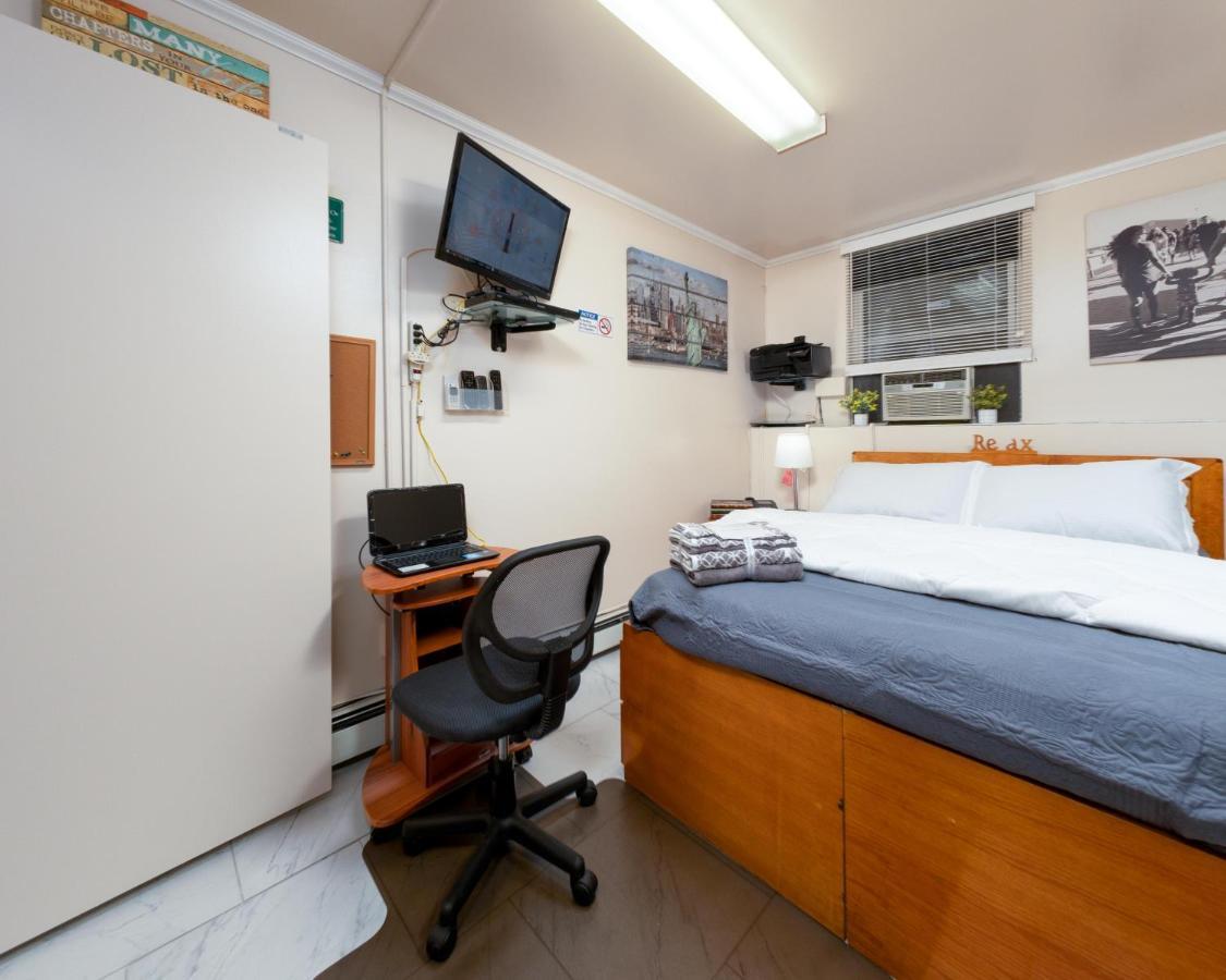 Apartamento Two Bedrooms Manage And Supervise By Host Endless Features Amenities Dishwasher Washer Dryer Wifi Internet Services By Verizon Fios 960 Upload 960 Download Bi Monthly Free Housekeeping Services Huge 10000 Square Footage